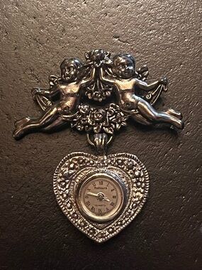 Vintage Style Silver Cherub Heart Brooch with Pendant Watch Rumours Japan